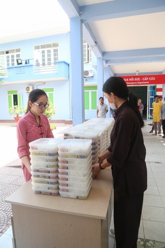 Giving vegetarian rice portions and releasing creatures at Dong Cao Pagoda - Thanh Hoa