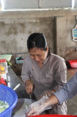 Giving vegetarian rice portions and releasing creatures at Dong Cao Pagoda - Thanh Hoa