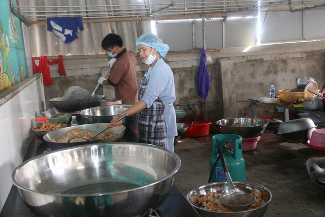 Giving vegetarian rice portions and releasing creatures at Dong Cao Pagoda - Thanh Hoa