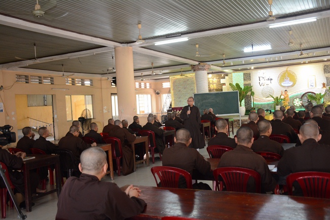 Dharma Preaching at Hoang Phap temple in the Vassavāsa 2018 by Ven. Thich Quang Thien