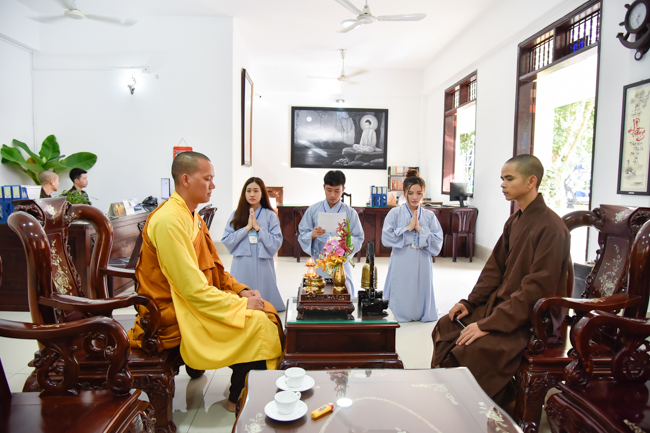 Summer Retreat on the 3rd Day: “Hey, Stranger!”