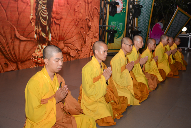 Summer Retreat on the 3rd Day: “Hey, Stranger!”