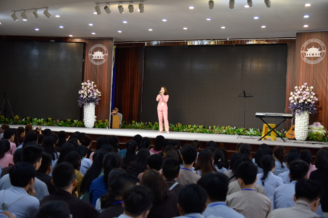 Summer Retreat on the 3rd Day: “Hey, Stranger!”