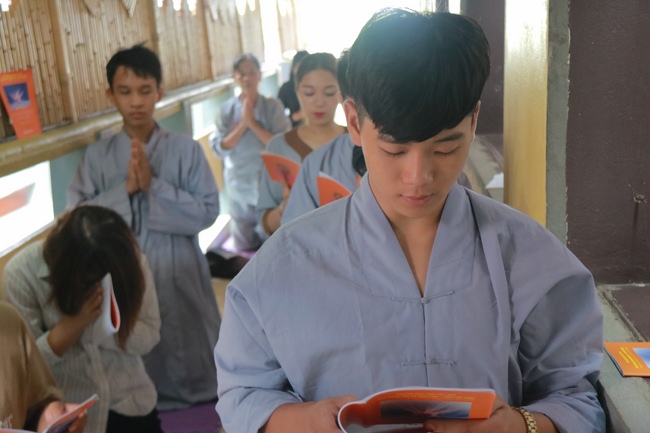 The retreat of a Peace and contentment Day at Hoa Phuc Pagoda – Hanoi