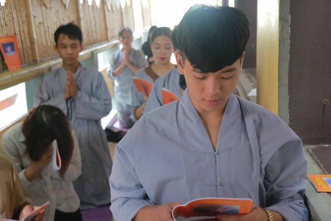The retreat of a Peace and contentment Day at Hoa Phuc Pagoda – Hanoi