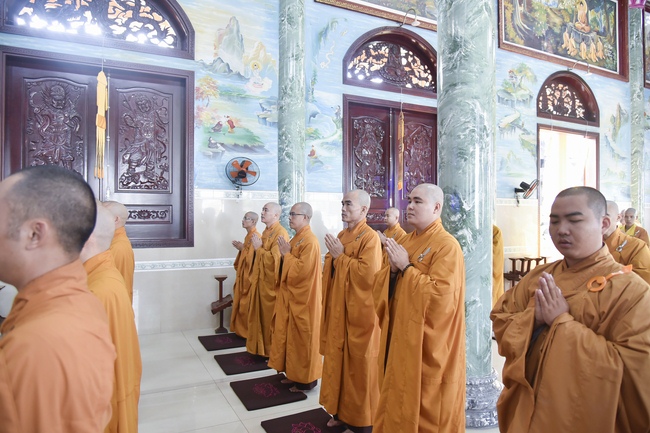 Pravārana Ceremony in Hoc Mon