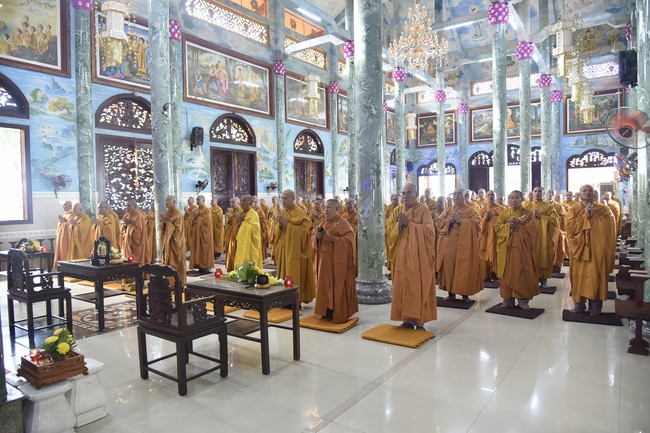 Pravārana Ceremony in Hoc Mon