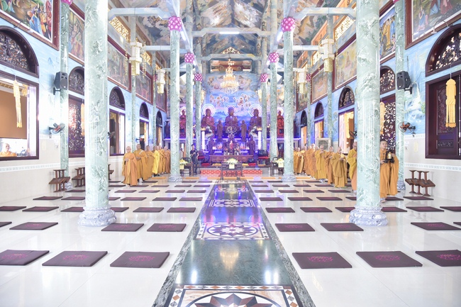 Pravārana Ceremony in Hoc Mon