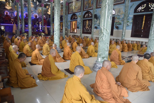 Pravārana Ceremony in Hoc Mon