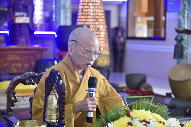 Pravārana Ceremony in Hoc Mon