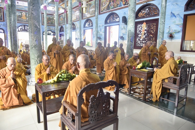 Pravārana Ceremony in Hoc Mon