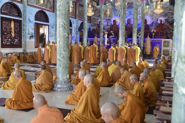 Pravārana Ceremony in Hoc Mon