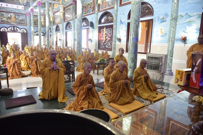 Pravārana Ceremony in Hoc Mon
