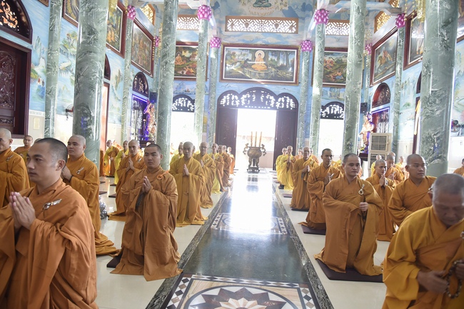Pravārana Ceremony in Hoc Mon