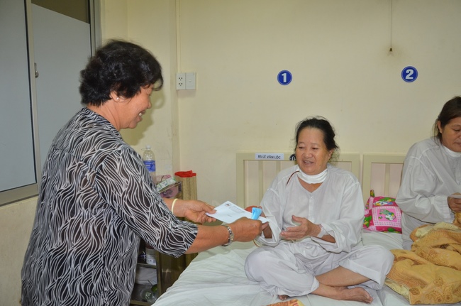 Gifts to the Oncology Hospital in Ho Chi Minh City