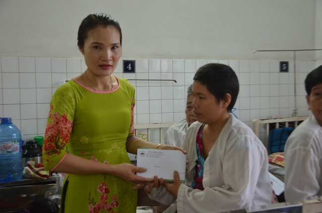 Gifts to the Oncology Hospital in Ho Chi Minh City