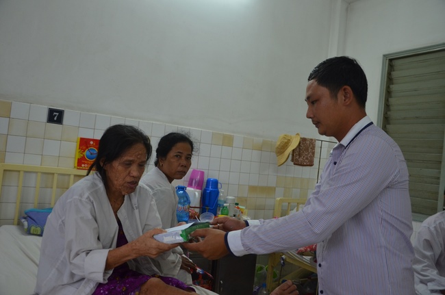 Gifts to the Oncology Hospital in Ho Chi Minh City