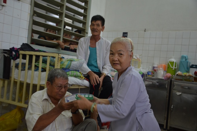 Gifts to the Oncology Hospital in Ho Chi Minh City