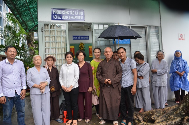 Gifts to the Oncology Hospital in Ho Chi Minh City