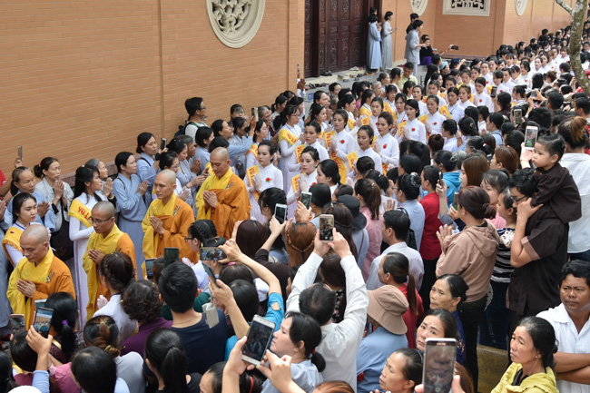 Hơn 20 ngàn người tham dự Đại lễ Vu Lan Báo Hiếu 2018