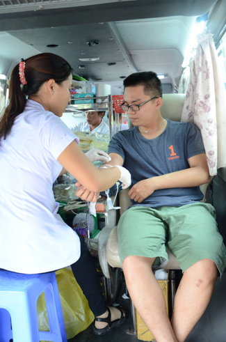 Hiến máu nhân đạo