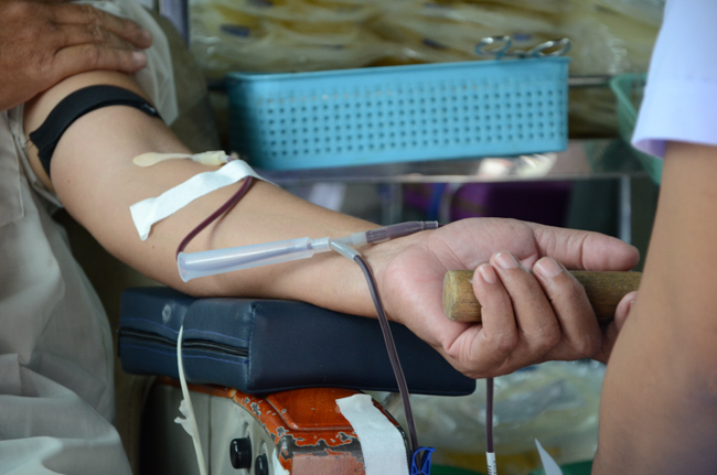 Hiến máu nhân đạo