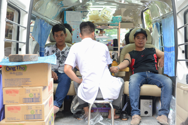 Hiến máu nhân đạo