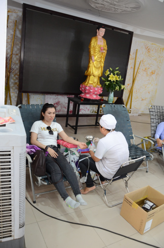 Hiến máu nhân đạo