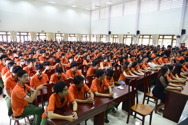 Chia sẻ đạo lý tại khu quân sự Hòa An, đại học FPT Cần Thơ