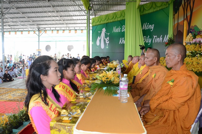 Ullambana Ceremony at Cambodia Hoang Phap Pagoda