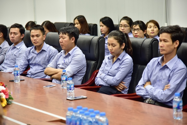 SHARING DHARMA TALK TO THE BIDV BANK STAFFS