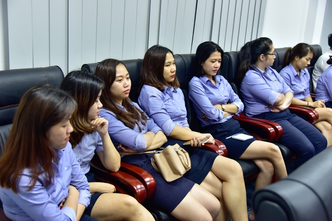 SHARING DHARMA TALK TO THE BIDV BANK STAFFS