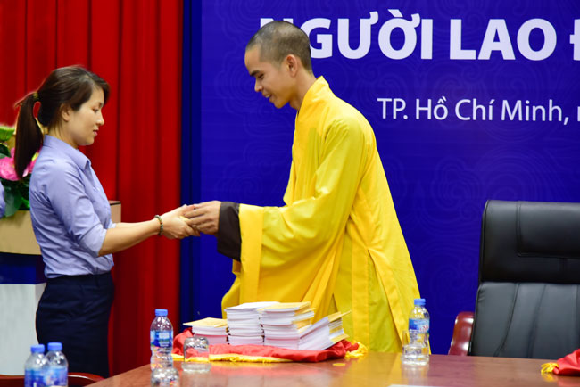 SHARING DHARMA TALK TO THE BIDV BANK STAFFS