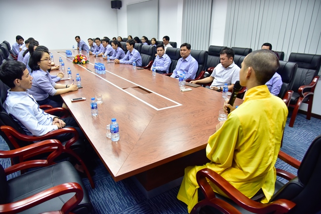 SHARING DHARMA TALK TO THE BIDV BANK STAFFS