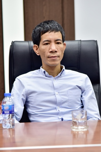 SHARING DHARMA TALK TO THE BIDV BANK STAFFS