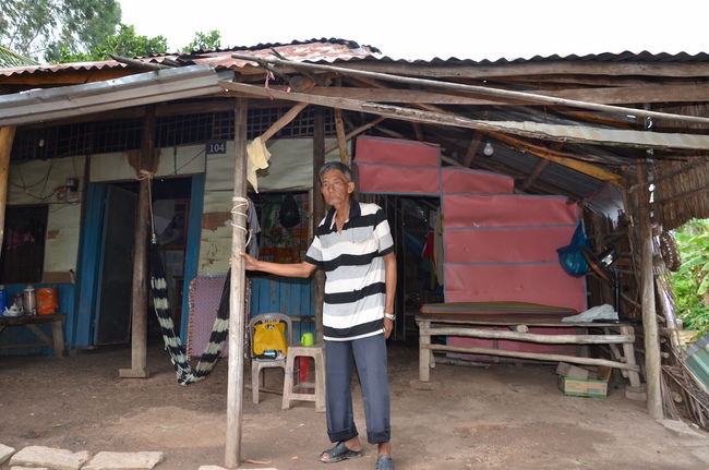 Money giving for supporting house building and animals release in Kien Giang