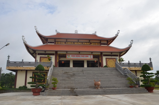 Charity work and houses at Binh Thuan Province