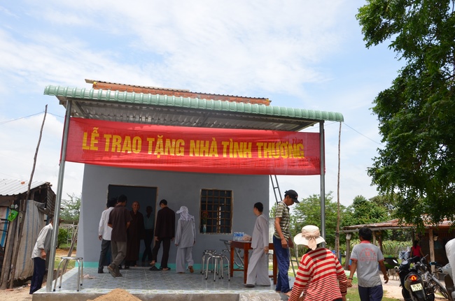 Charity work and houses at Binh Thuan Province