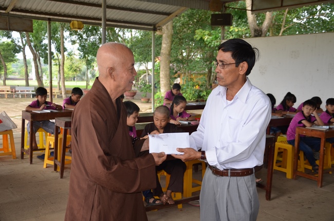 Charity work and houses at Binh Thuan Province