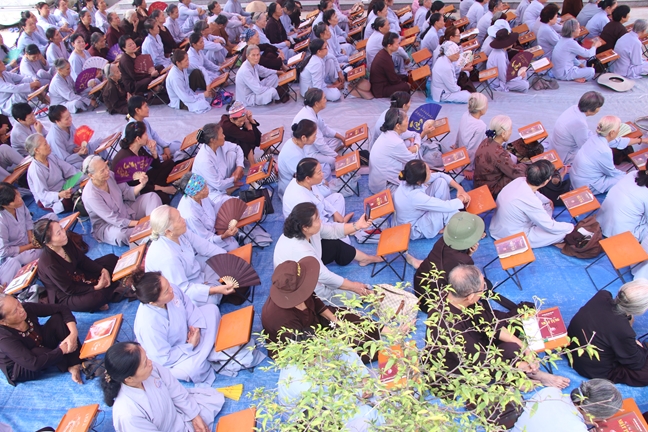 The One – Day peaceful happy Cultivation at Tieu Dao Pagoda in Quang Ninh Province
