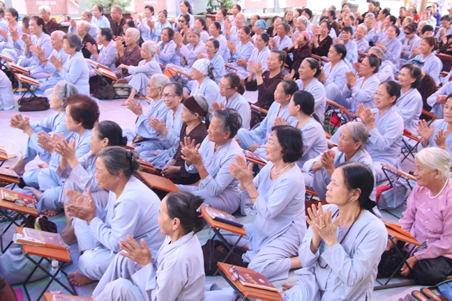 The One – Day peaceful happy Cultivation at Tieu Dao Pagoda in Quang Ninh Province