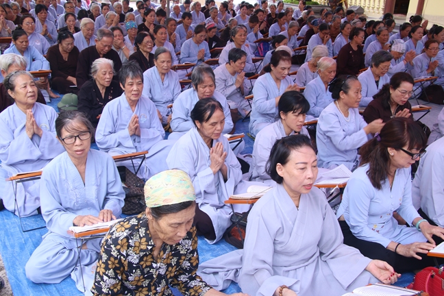 The One – Day peaceful happy Cultivation at Tieu Dao Pagoda in Quang Ninh Province