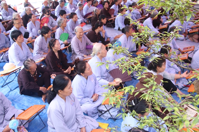 The One – Day peaceful happy Cultivation at Tieu Dao Pagoda in Quang Ninh Province