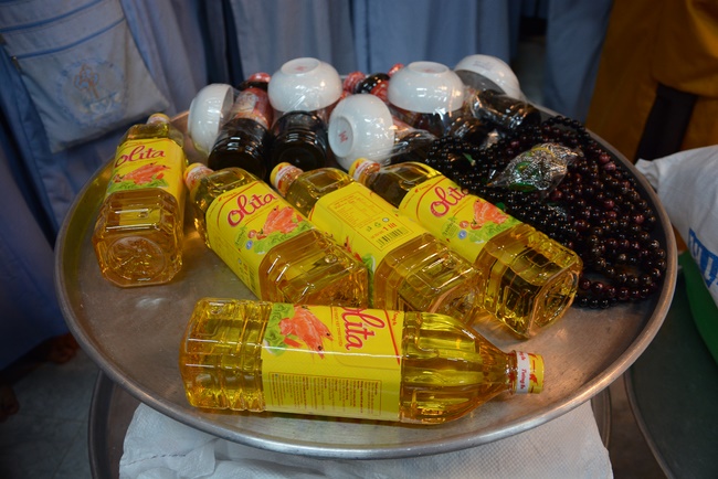 Offering five branches of Hoang Phap pagoda and releasing creatures