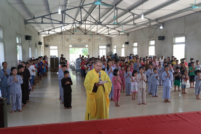 Mid-Autumn Festival at Dong Cao Pagoda in Thanh Hoa province