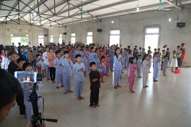 Mid-Autumn Festival at Dong Cao Pagoda in Thanh Hoa province