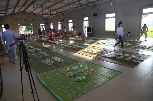 Mid-Autumn Festival at Dong Cao Pagoda in Thanh Hoa province