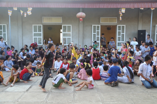 Mid-Autumn Festival at Dong Cao Pagoda in Thanh Hoa province