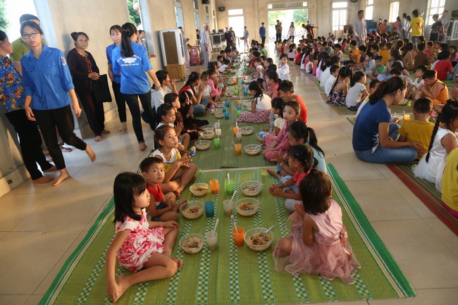 Mid-Autumn Festival at Dong Cao Pagoda in Thanh Hoa province