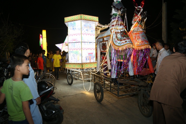 Mid-Autumn Festival at Dong Cao Pagoda in Thanh Hoa province